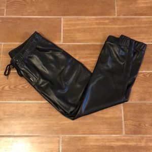 Black EVEREVE elastic joggers, new with tag!